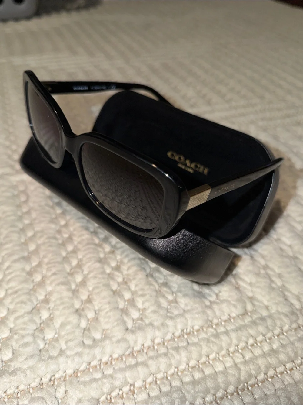 Coach Women's Sunglasses with Branded Case (NEW)